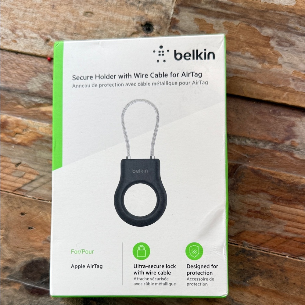 Belkin Black AirTag Holder with Cable